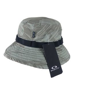Oakley Bucket Hat, new with tags